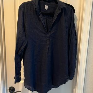 Gap navy blue 100% linen popover v-neck blouse.